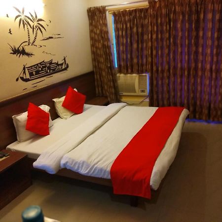 Hotel Alpha Vadodara Eksteriør bilde