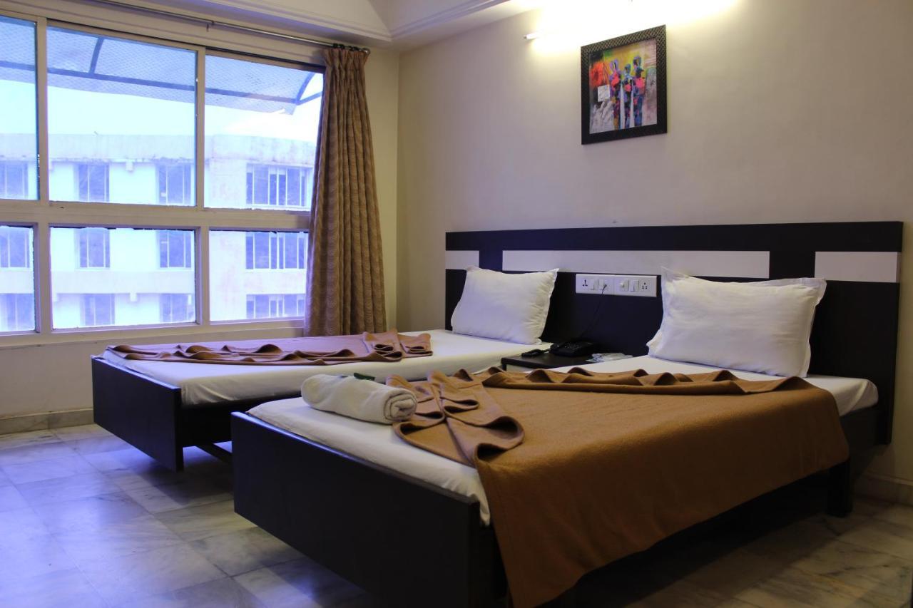 Hotel Alpha Vadodara Eksteriør bilde