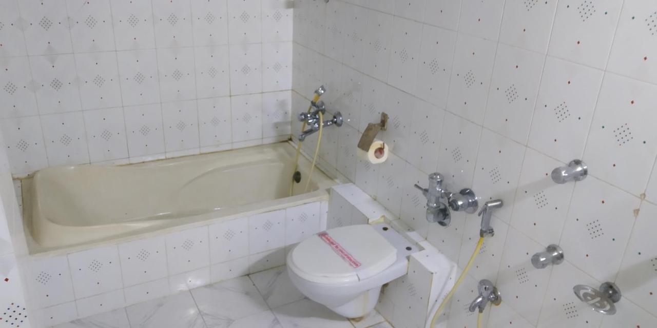 Hotel Alpha Vadodara Eksteriør bilde