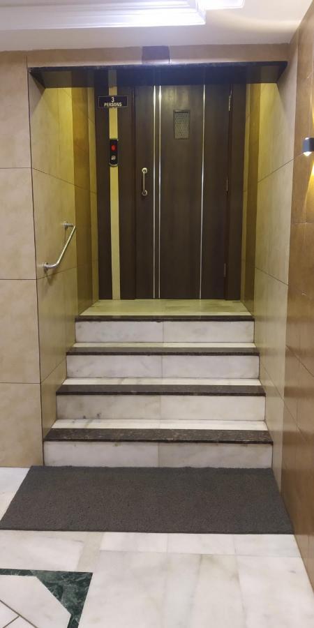 Hotel Alpha Vadodara Eksteriør bilde