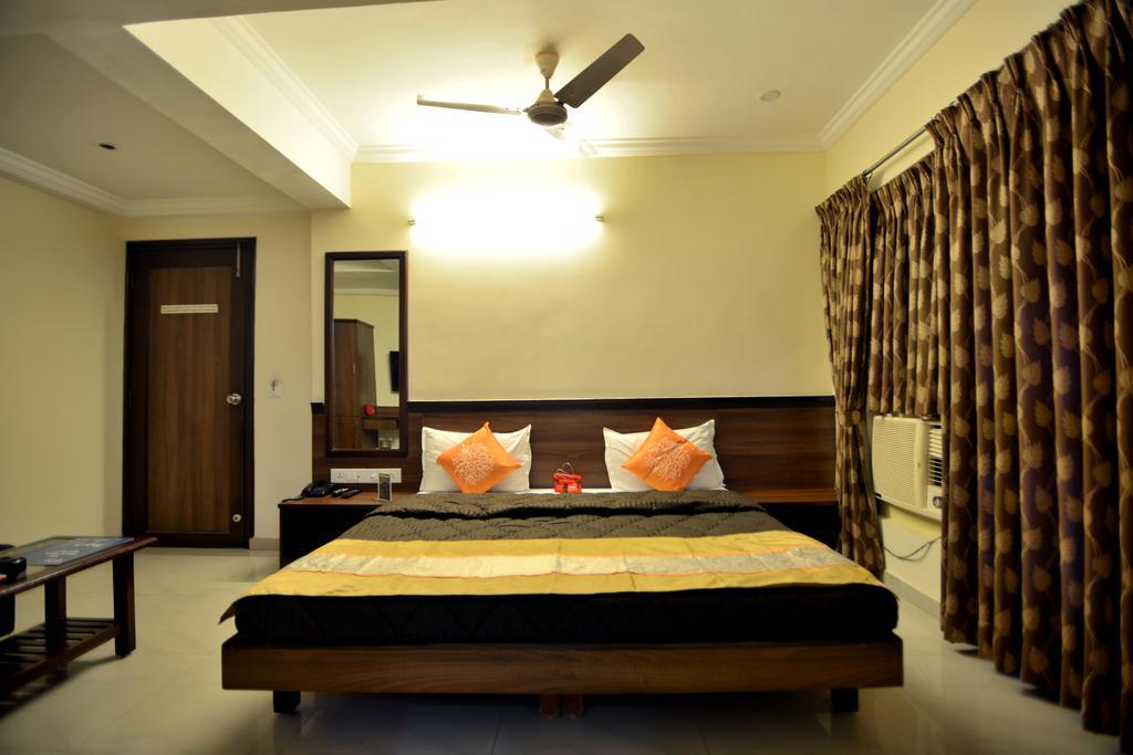 Hotel Alpha Vadodara Eksteriør bilde
