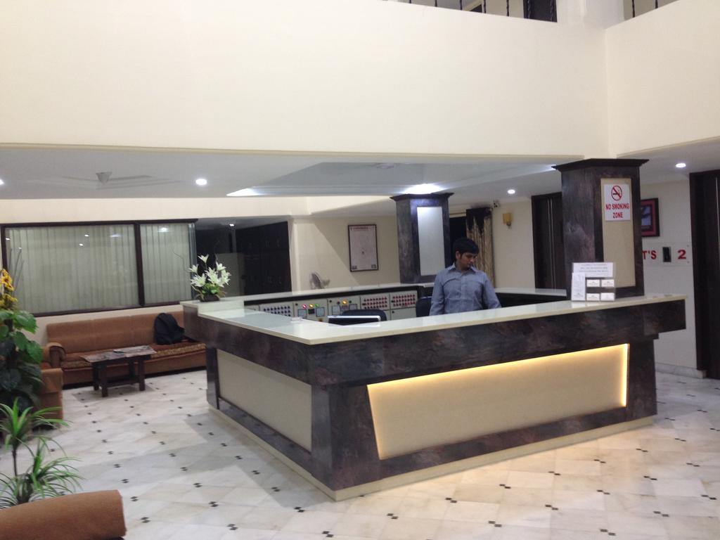 Hotel Alpha Vadodara Eksteriør bilde