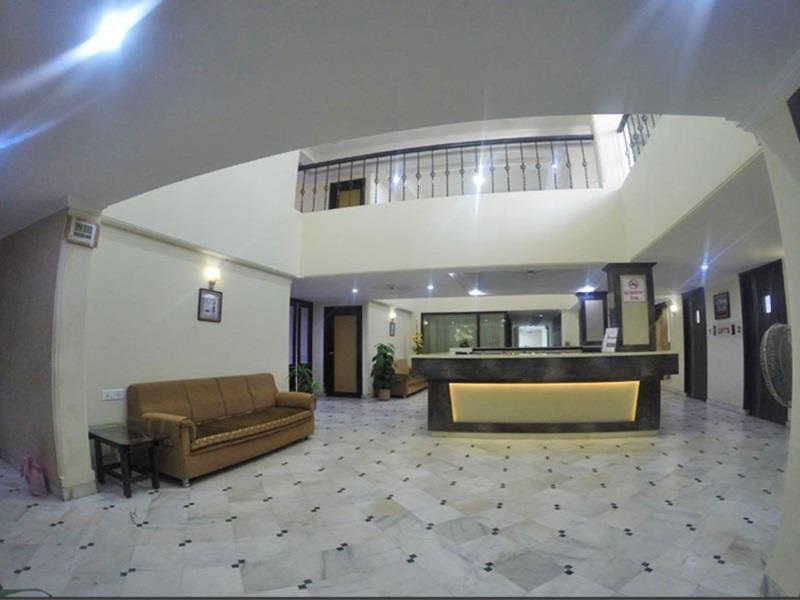 Hotel Alpha Vadodara Eksteriør bilde